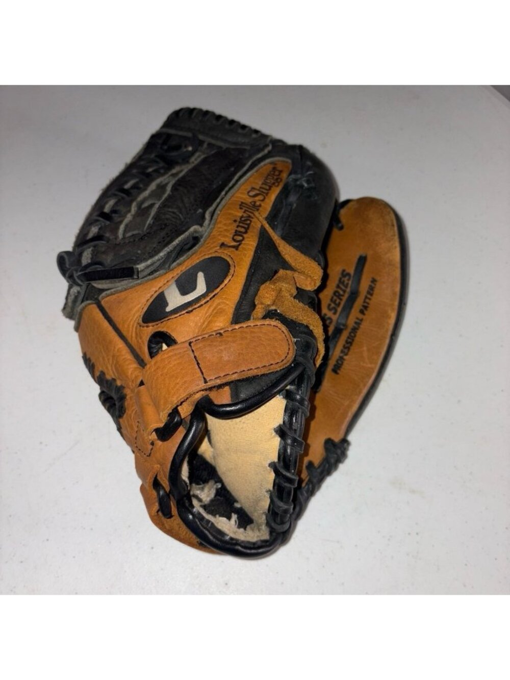 Louisville Slugger Player Series 13.5" Baseball Softball Glove Vintage Two Tone